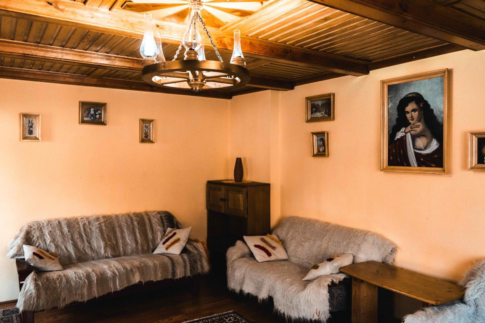 Pensión Pensiunea Casa Soarelui *